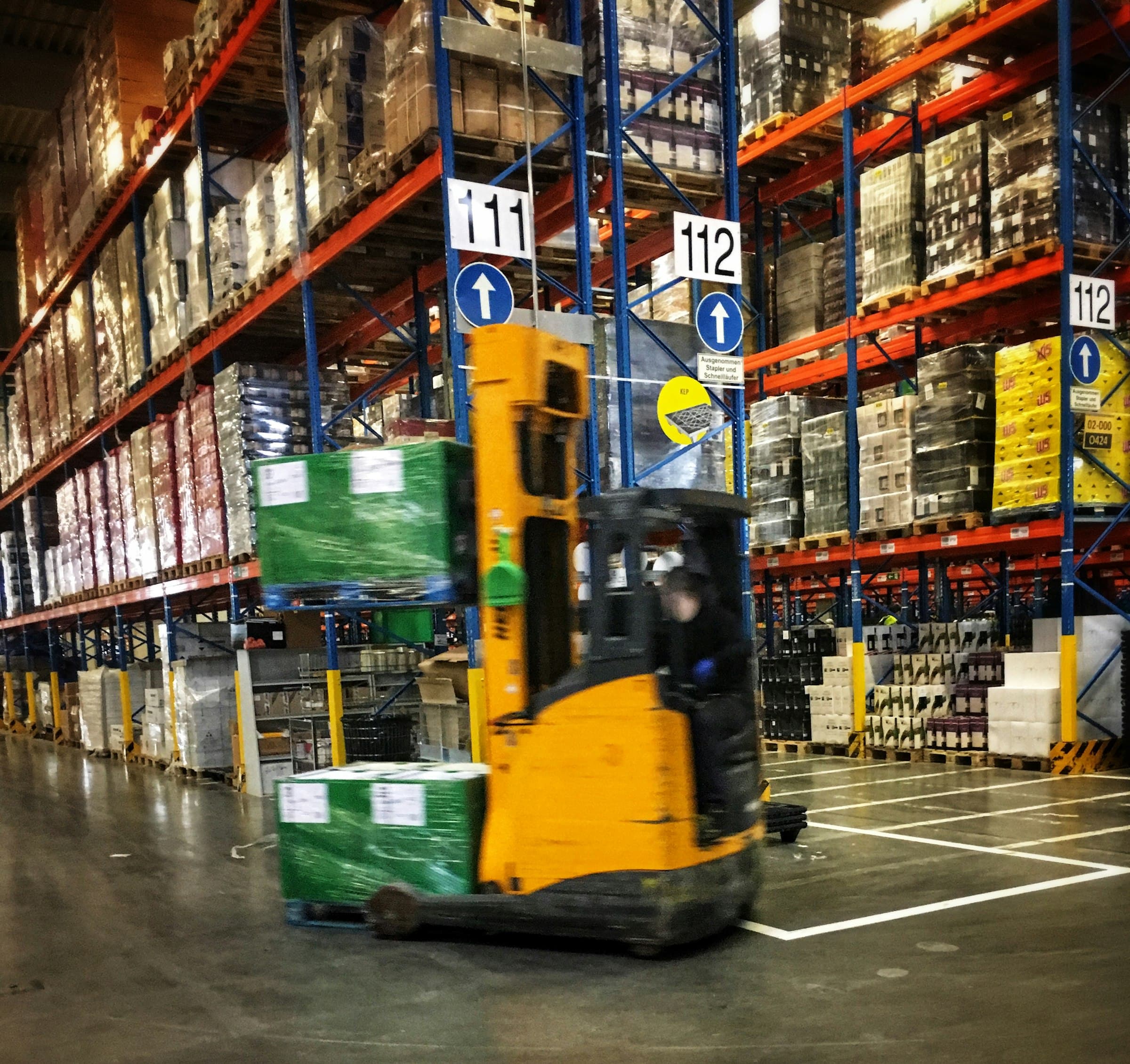 Warehouse logistics and pallet handling